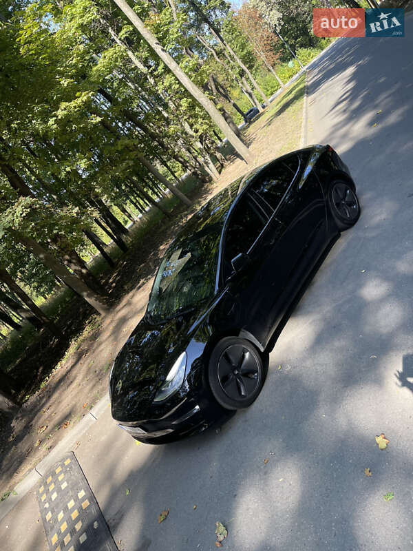 Седан Tesla Model 3 2018 в Харкові
