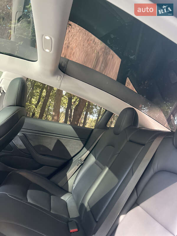 Седан Tesla Model 3 2018 в Харкові