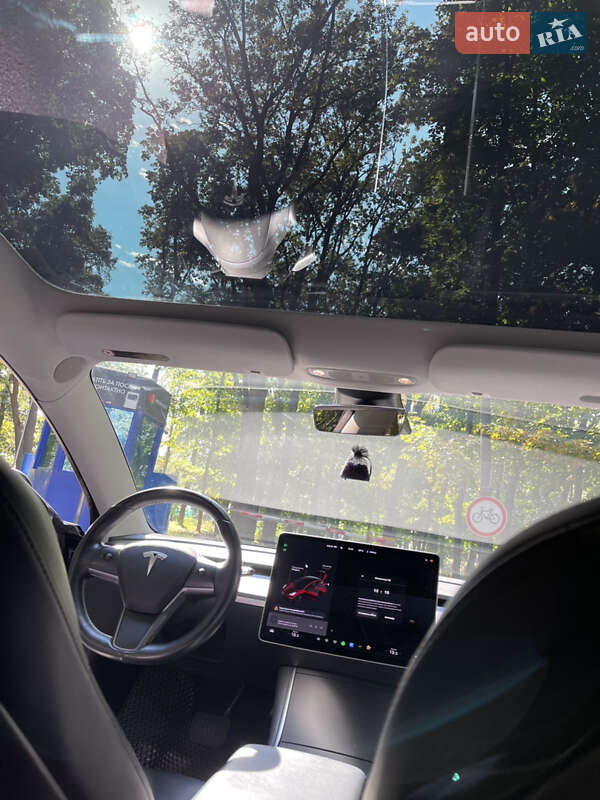 Седан Tesla Model 3 2018 в Харкові