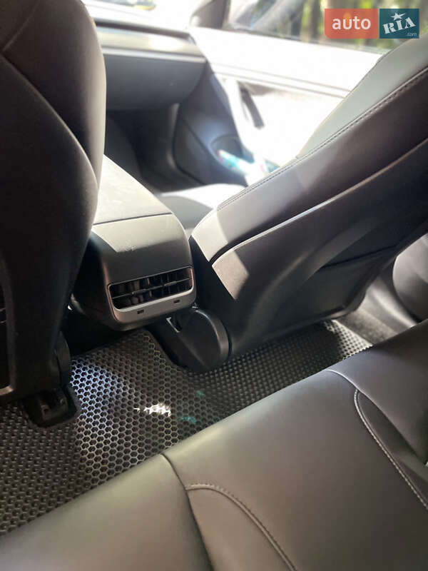 Седан Tesla Model 3 2018 в Харкові