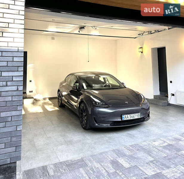 Седан Tesla Model 3 2021 в Києві