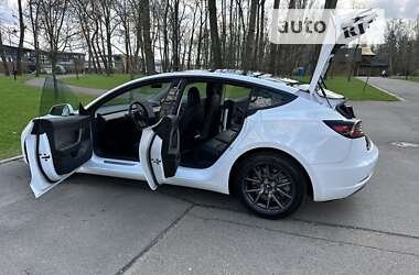 Седан Tesla Model 3 2019 в Івано-Франківську