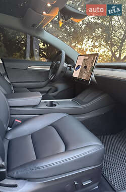 Седан Tesla Model 3 2023 в Сумах