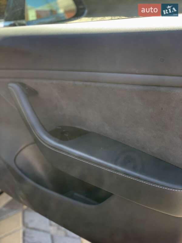 Седан Tesla Model 3 2018 в Білій Церкві