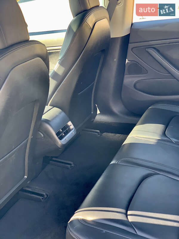 Седан Tesla Model 3 2018 в Білій Церкві