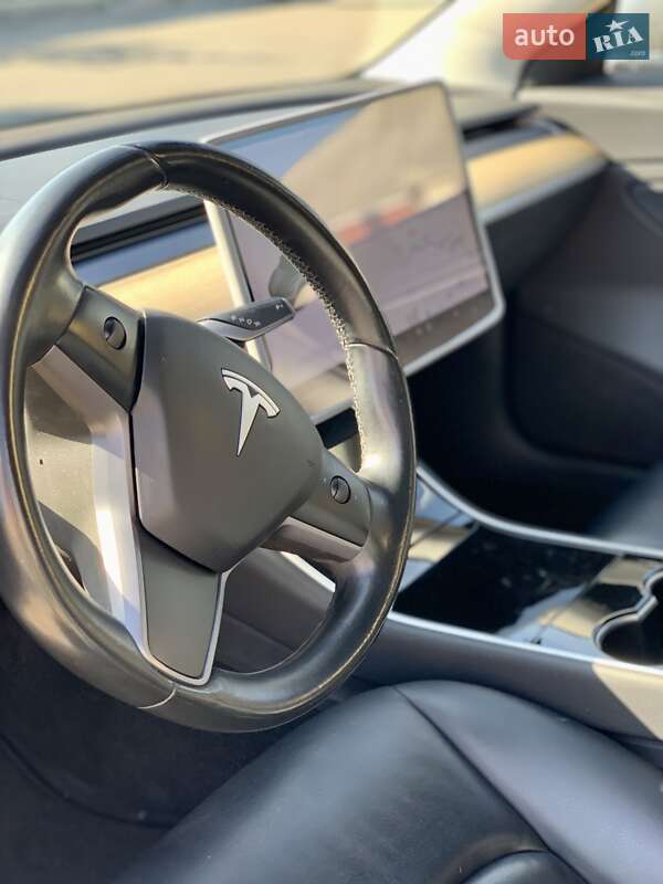 Седан Tesla Model 3 2018 в Білій Церкві