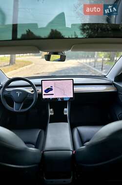 Седан Tesla Model 3 2019 в 