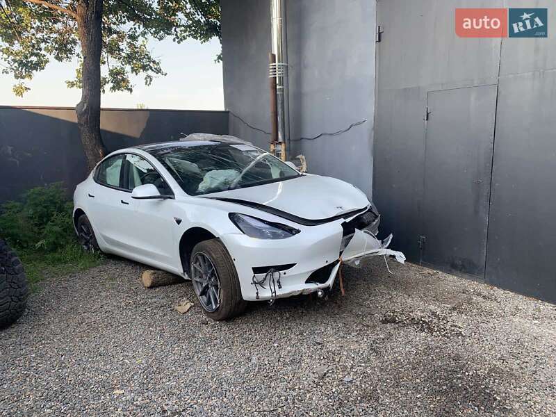 Tesla Model 3 2021