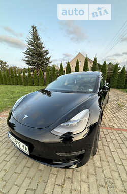 Седан Tesla Model 3 2023 в Ивано-Франковске
