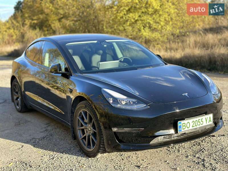 Седан Tesla Model 3 2022 в Тернополе
