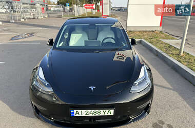 Седан Tesla Model 3 2021 в 