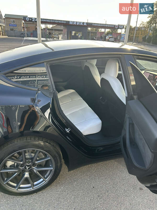 Седан Tesla Model 3 2021 в Білій Церкві