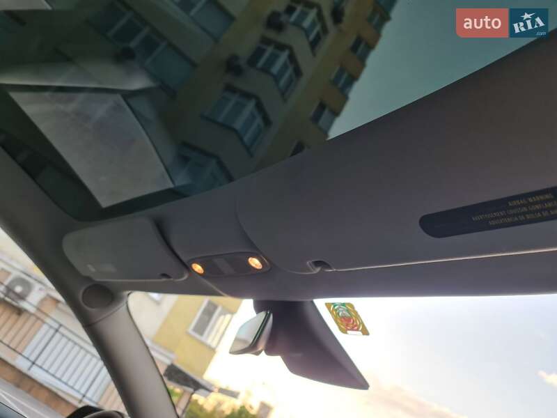 Седан Tesla Model 3 2018 в Киеве