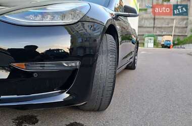 Седан Tesla Model 3 2018 в Киеве