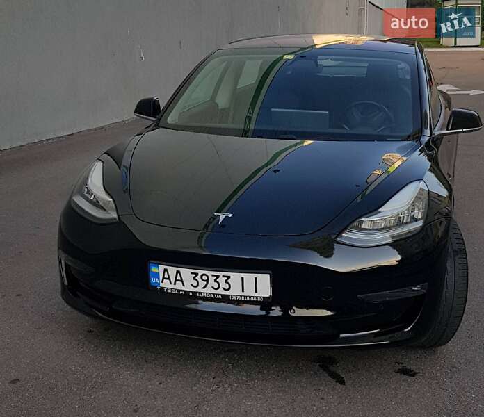 Седан Tesla Model 3 2018 в Киеве