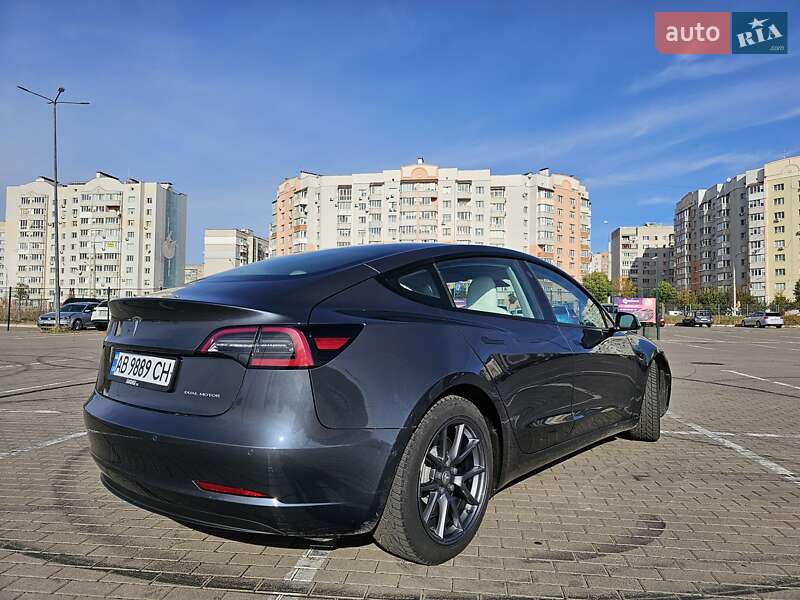 Седан Tesla Model 3 2022 в Виннице