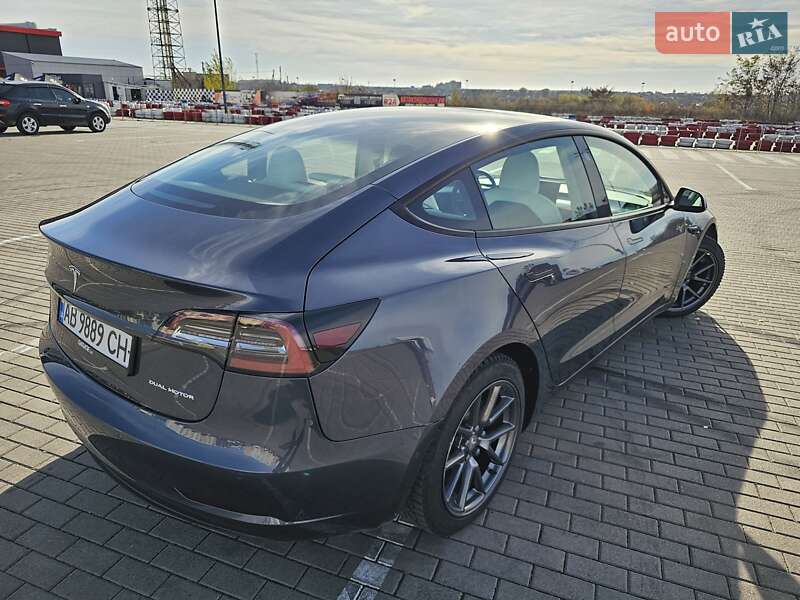Седан Tesla Model 3 2022 в Виннице