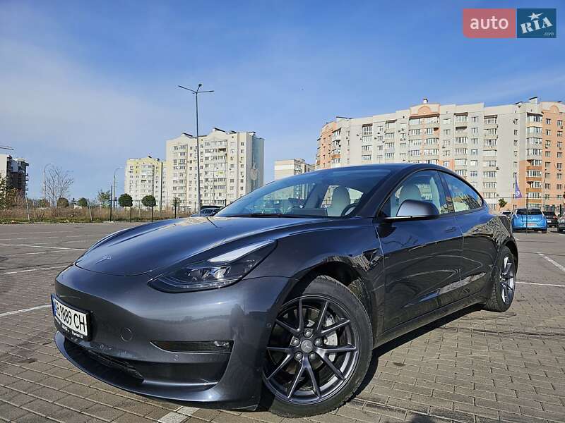 Седан Tesla Model 3 2022 в Виннице
