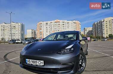 Седан Tesla Model 3 2022 в Виннице