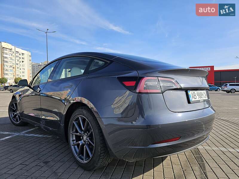 Седан Tesla Model 3 2022 в Виннице