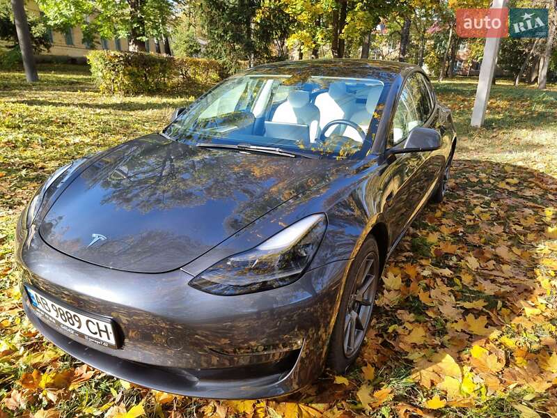 Седан Tesla Model 3 2022 в Виннице