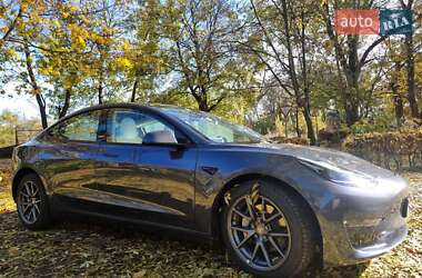 Седан Tesla Model 3 2022 в Виннице