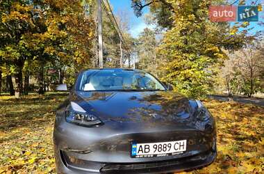Седан Tesla Model 3 2022 в Виннице
