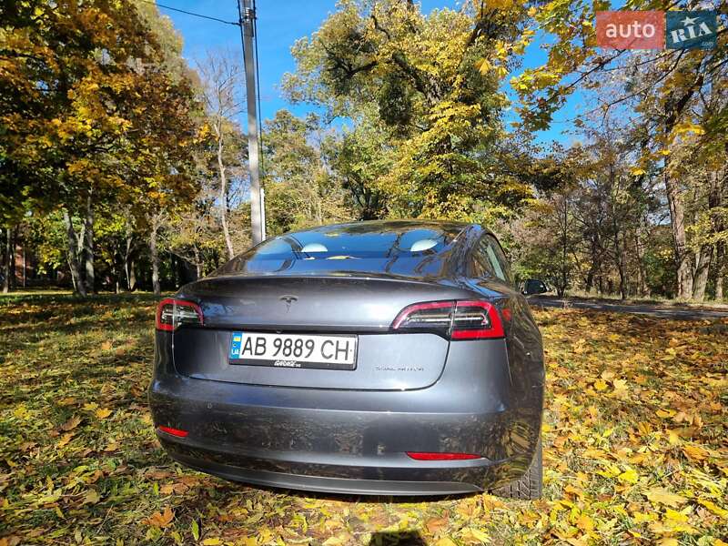 Седан Tesla Model 3 2022 в Виннице