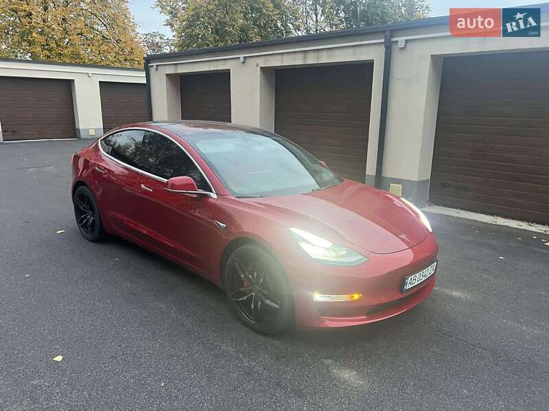 Седан Tesla Model 3 2018 в Вінниці