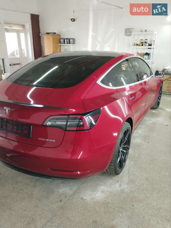 Седан Tesla Model 3 2018 в Вінниці