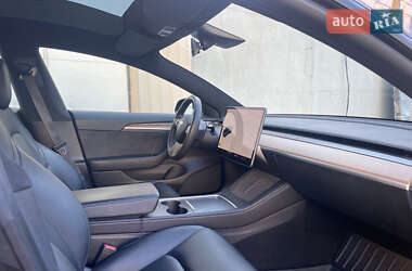 Седан Tesla Model 3 2021 в Киеве