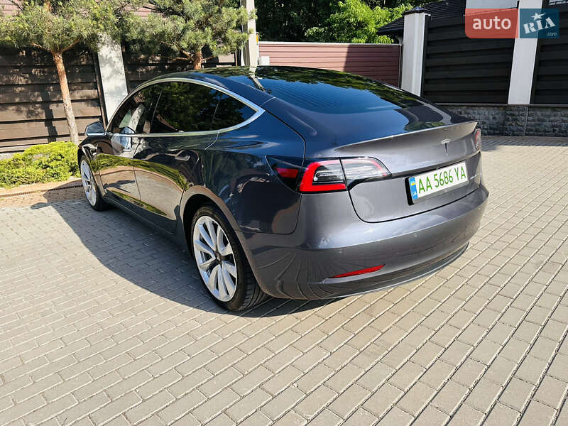 Седан Tesla Model 3 2019 в Києві
