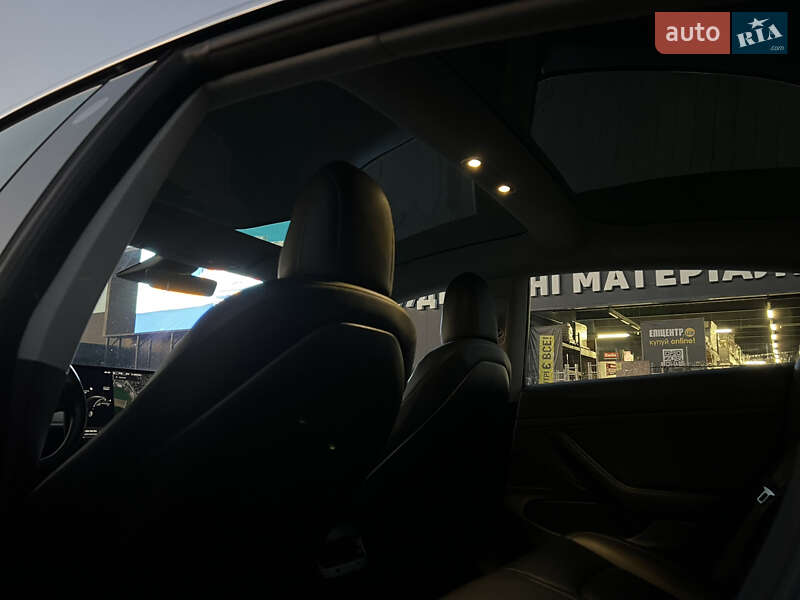 Седан Tesla Model 3 2018 в Первомайске