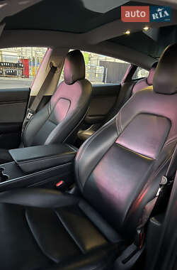 Седан Tesla Model 3 2018 в Первомайске