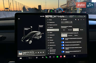 Седан Tesla Model 3 2018 в Первомайске