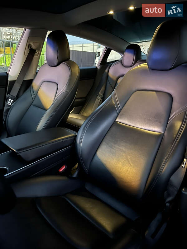 Седан Tesla Model 3 2018 в Первомайске