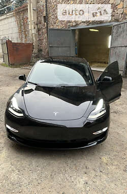 Седан Tesla Model 3 2020 в Ивано-Франковске