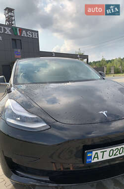 Седан Tesla Model 3 2019 в Калуше
