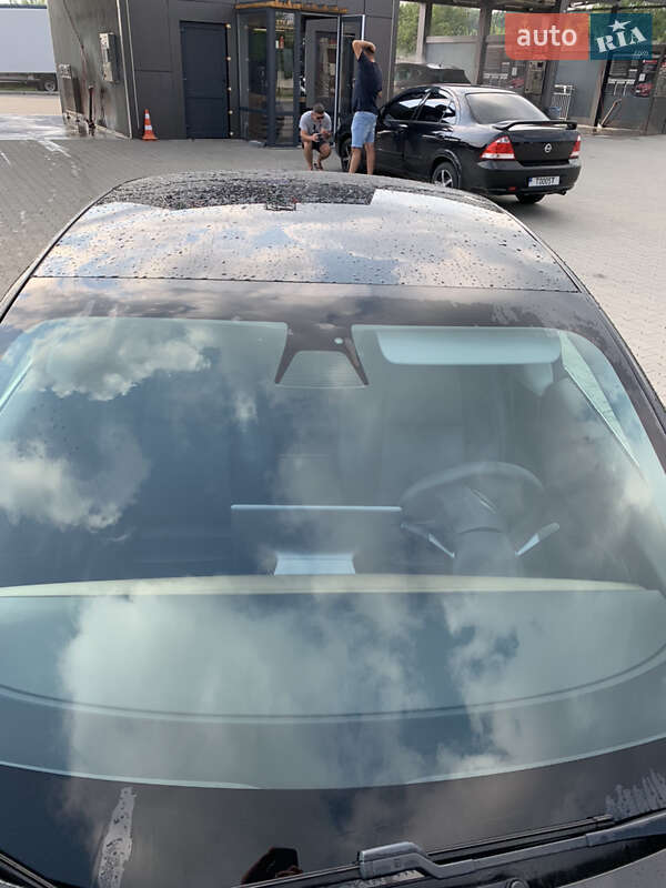Седан Tesla Model 3 2019 в Калуше