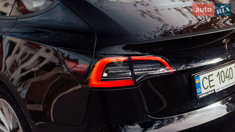 Седан Tesla Model 3 2022 в Чернівцях