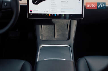 Седан Tesla Model 3 2022 в Чернівцях