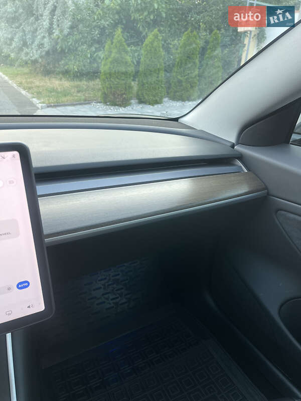 Седан Tesla Model 3 2018 в Одессе