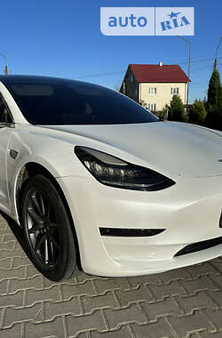 Седан Tesla Model 3 2018 в Надвірній