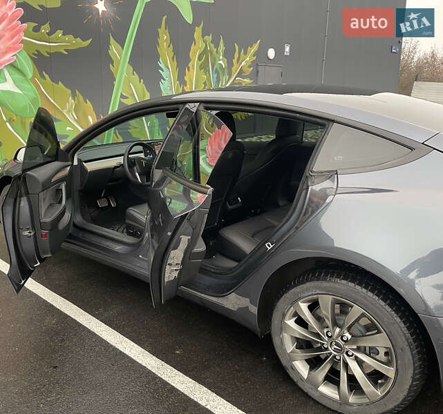 Седан Tesla Model 3 2021 в Киеве