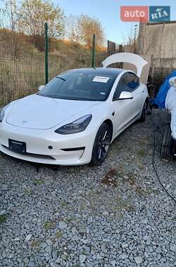 Седан Tesla Model 3 2021 в Львове