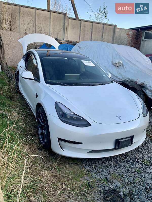 Седан Tesla Model 3 2021 в Львове