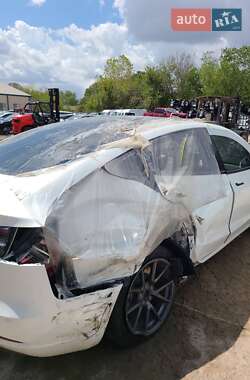 Седан Tesla Model 3 2021 в Львове