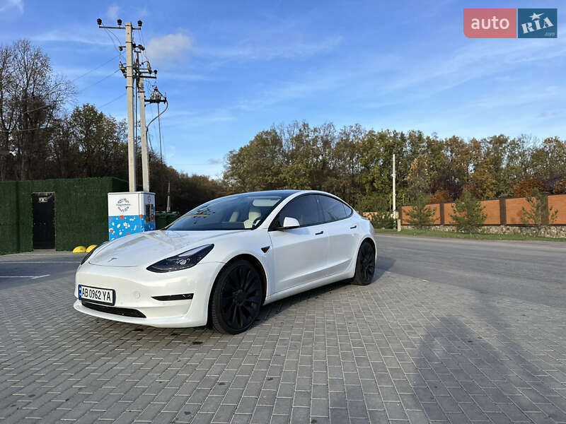 Седан Tesla Model 3 2020 в Виннице