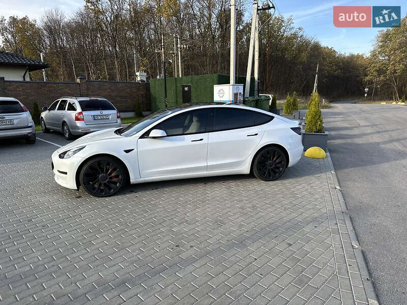 Седан Tesla Model 3 2020 в Виннице