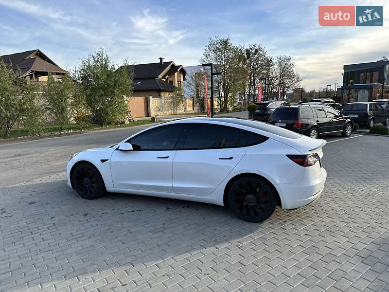 Седан Tesla Model 3 2020 в Виннице